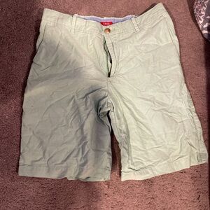 Izod Men's Light Green Flat Front Shorts
